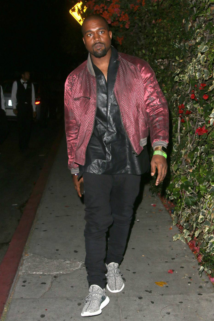 10kanyewest-looks-that-broke-the-rules-of-fashion-02.jpg