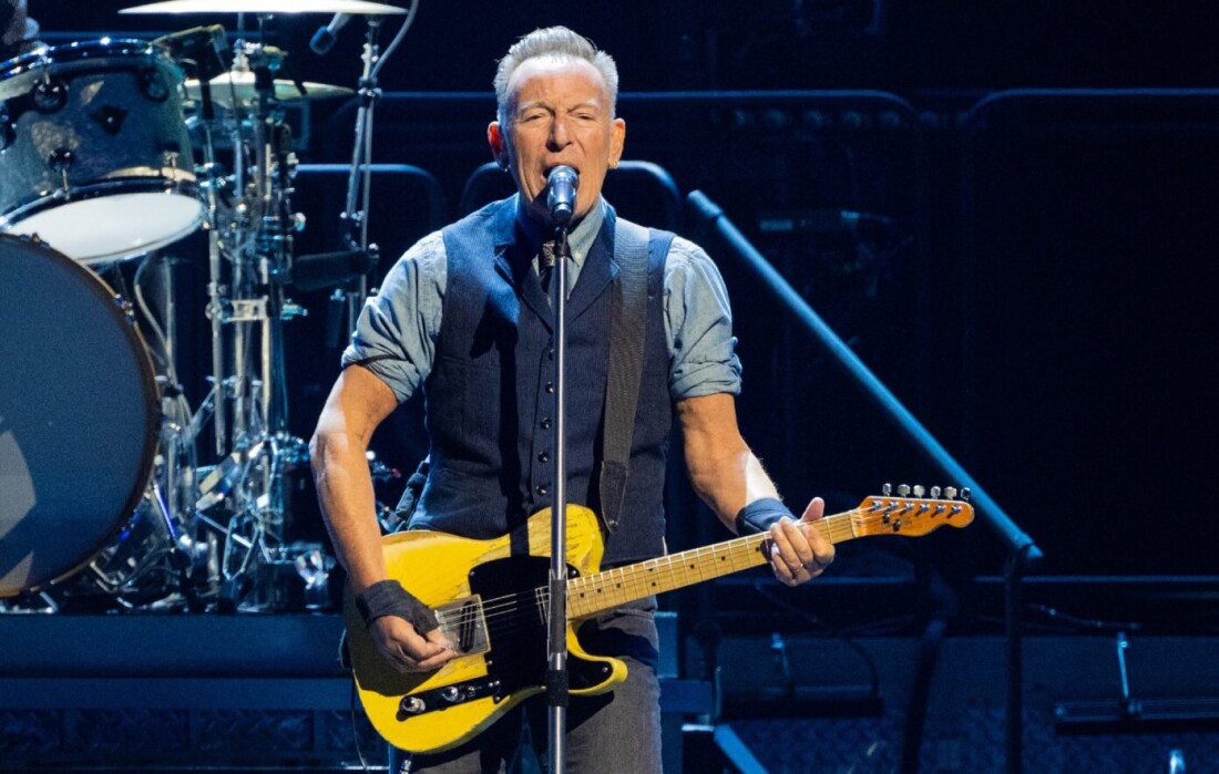 Την απουσία ενός νεαρού θαυμαστή του για το σχολείο δικαιολόγησε σε συναυλία του ο Bruce Springsteen 