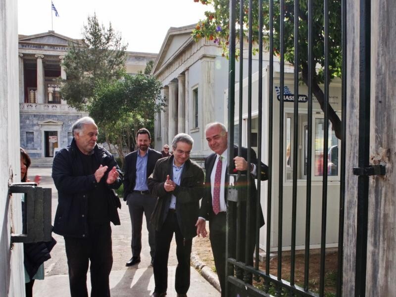 Ε.Μ.Πολυτεχνείο: Ανοικτή ξανά η κεντρική πύλη της Πατησίων μετά από 40 και πλέον χρόνια - Έβαλαν φυλάκιο
