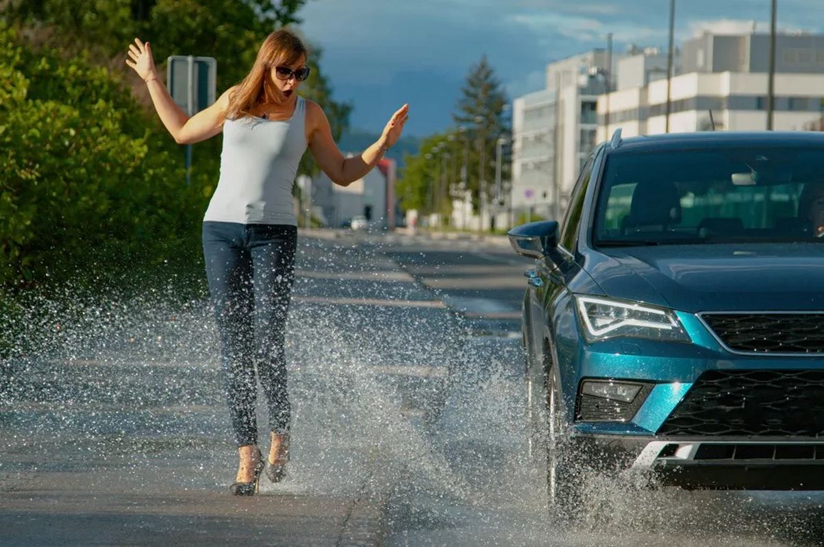 Έβρεξες πεζό με το αυτοκίνητο; Ιδού τι προβλέπει πλέον ο νέος ΚΟΚ