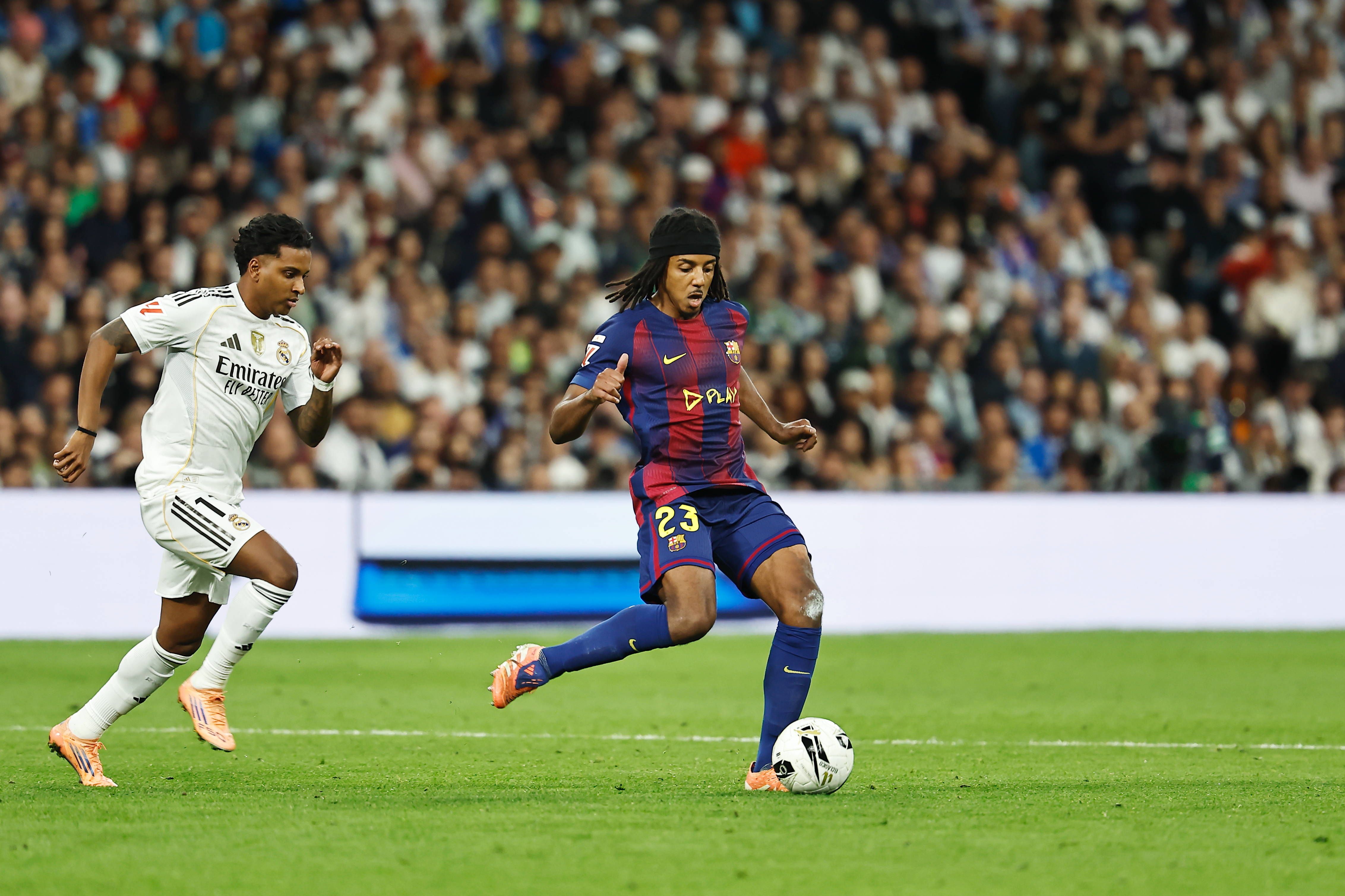 &Pi;&omicron;&iota;&omicron;&sigmaf; &omicron; &lambda;ό&gamma;&omicron;&sigmaf; &pi;&omicron;&upsilon; ή&tau;&alpha;&nu; &alpha;&lambda;&lambda;&omicron;&iota;&omega;&mu;έ&nu;&alpha; &tau;&alpha; &epsilon;&mu;&beta;&lambda;ή&mu;&alpha;&tau;&alpha; &tau;&eta;&sigmaf; &Mu;&pi;&alpha;&rho;&tau;&sigma;&epsilon;&lambda;ό&nu;&alpha; &kappa;&alpha;&iota; &tau;&eta;&sigmaf; &Rho;&epsilon;ά&lambda; &Mu;&alpha;&delta;&rho;ί&tau;&eta;&sigmaf; &sigma;&tau;&eta; &Sigma;&alpha;&omicron;&upsilon;&delta;&iota;&kappa;ή &Alpha;&rho;&alpha;&beta;ί&alpha;