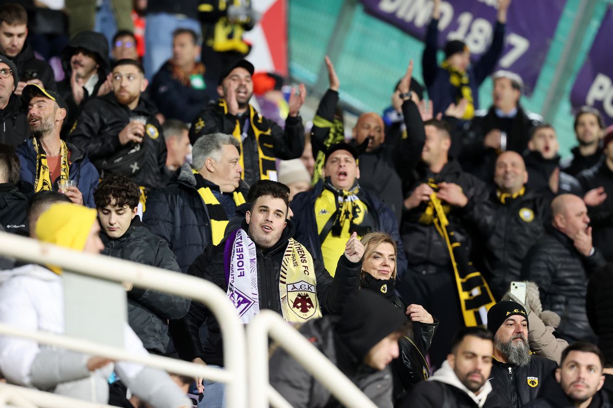 Απίθανο σκηνικό: Οι φίλοι της ΑΕΚ αποθέωσαν τον διευθυντή του Sportal.gr στο Artemio Franchi! (vid)