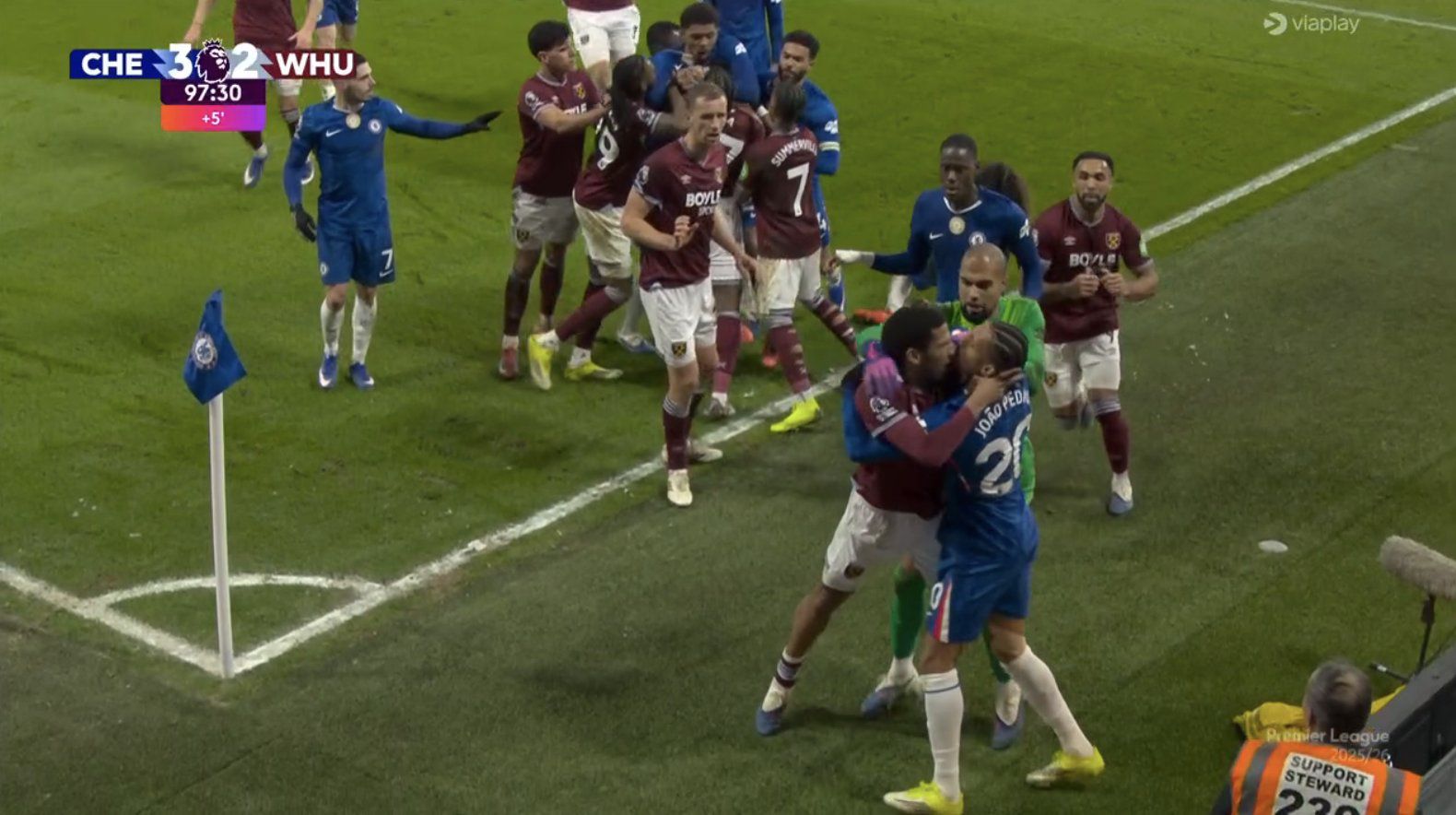 &Pi;&omicron;&lambda;ύ &xi;ύ&lambda;&omicron; &sigma;&tau;&omicron; &Tau;&sigma;έ&lambda;&sigma;&iota; - &Gamma;&omicron;&upsilon;έ&sigma;&tau; &Chi;&alpha;&mu;: &Mu;έ&sigma;&alpha; &kappa;&alpha;&iota; &omicron; &Mu;&alpha;&upsilon;&rho;&omicron;&pi;ά&nu;&omicron;&sigmaf; - &Omicron; &Tau;&rho;&alpha;&omicron;&rho;έ &pi;έ&tau;&alpha;&xi;&epsilon; &sigma;&tau;&omicron; έ&delta;&alpha;&phi;&omicron;&sigmaf; &tau;&omicron;&nu; &Kappa;&omicron;&upsilon;&kappa;&omicron;&upsilon;&rho;έ&gamma;&iota;&alpha;