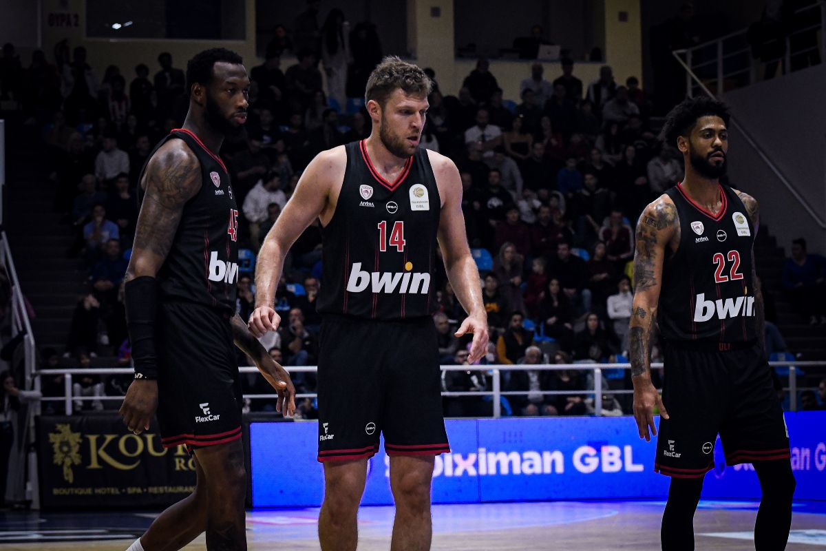 &Chi;&alpha;&mu;ό&sigmaf; &kappa;&alpha;&iota; &alpha;&lambda;&lambda;&eta;&lambda;&omicron;&sigma;&pi;&rho;&omega;&xi;ί&mu;&alpha;&tau;&alpha; &mu;&epsilon;&tau;&alpha;&xi;ύ &Beta;&epsilon;&zeta;έ&nu;&kappa;&omicron;&phi; &kappa;&alpha;&iota; &Pi;&epsilon;&tau;&rho;ό&pi;&omicron;&upsilon;&lambda;&omicron;&upsilon; - &Tau;&iota; &sigma;&upsilon;&nu;έ&beta;&eta; (vid)