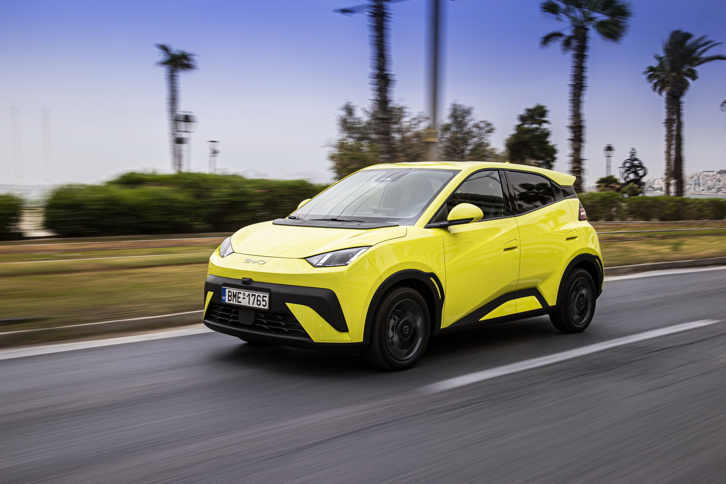 &Delta;&omicron;&kappa;&iota;&mu;ά&zeta;&omicron;&upsilon;&mu;&epsilon; &tau;&omicron; BYD Dolphin Surf &ndash; &Tau;&omicron; &mu;&iota;&kappa;&rho;ό &eta;&lambda;&epsilon;&kappa;&tau;&rho;&iota;&kappa;ό &mu;&epsilon; &tau;&iota;&sigmaf; &mu;&epsilon;&gamma;ά&lambda;&epsilon;&sigmaf; &delta;&upsilon;&nu;&alpha;&tau;ό&tau;&eta;&tau;&epsilon;&sigmaf;