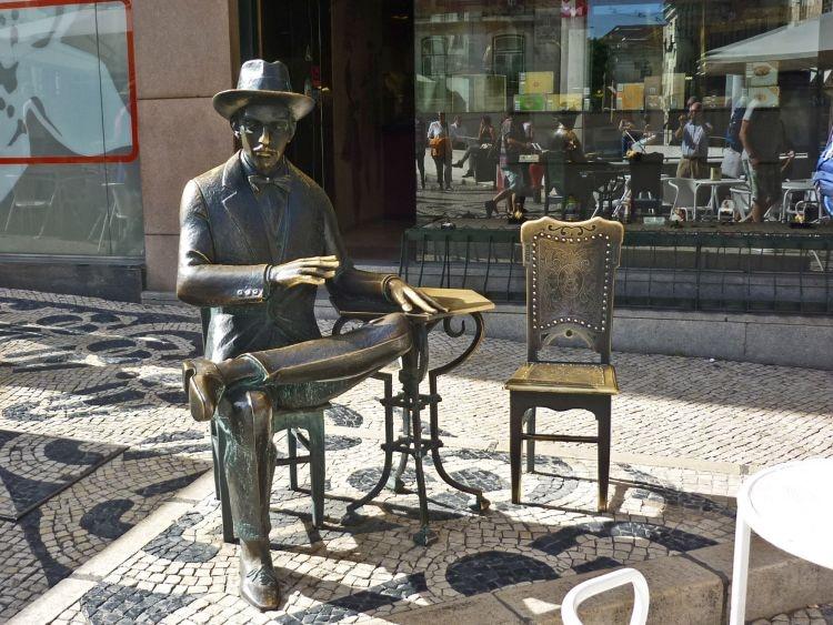 lisbon_pessoa.jpg