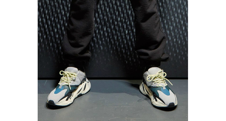 new_yeezy_runners_01.jpg