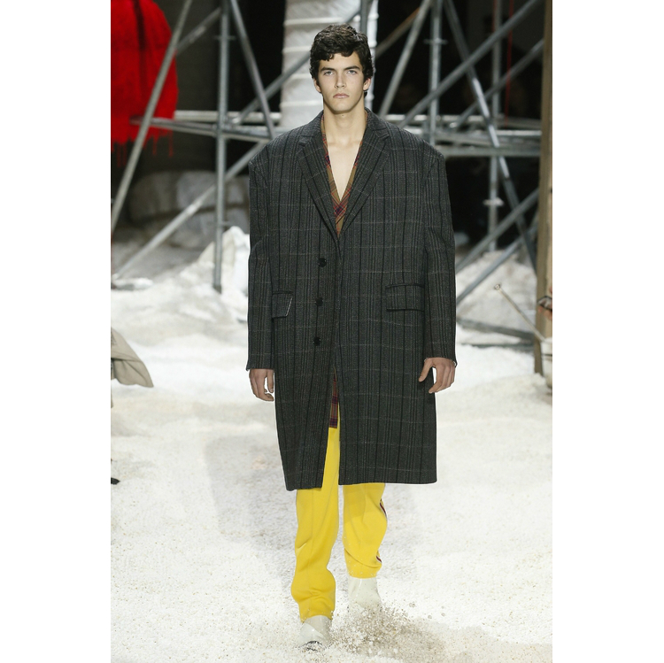 10oversizedcoats_fall1819_01.jpg