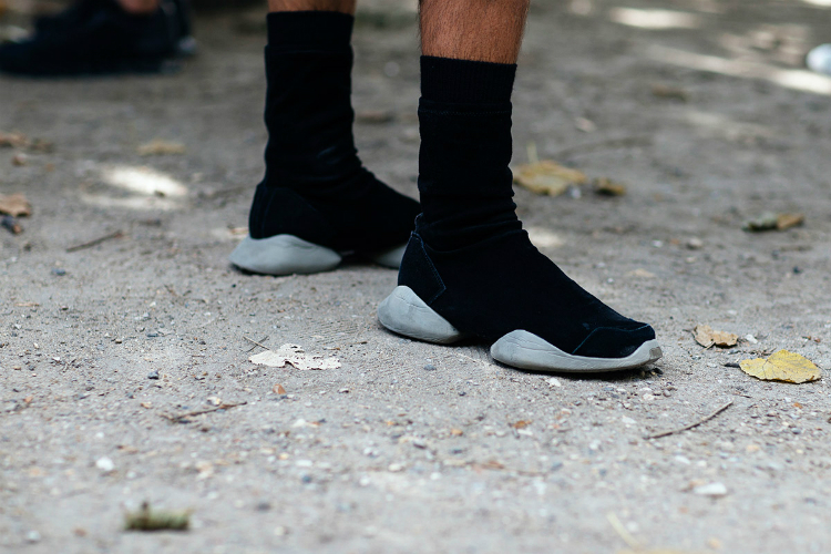 paris-sneaker-street-style-07.jpg