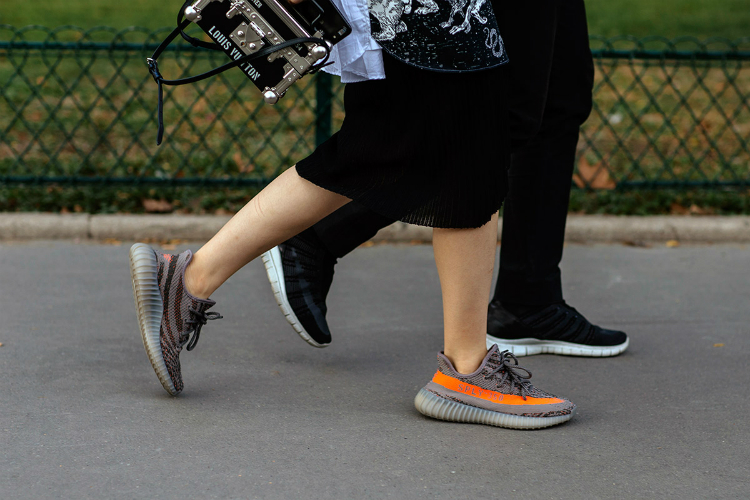 paris-sneaker-street-style-09.jpg