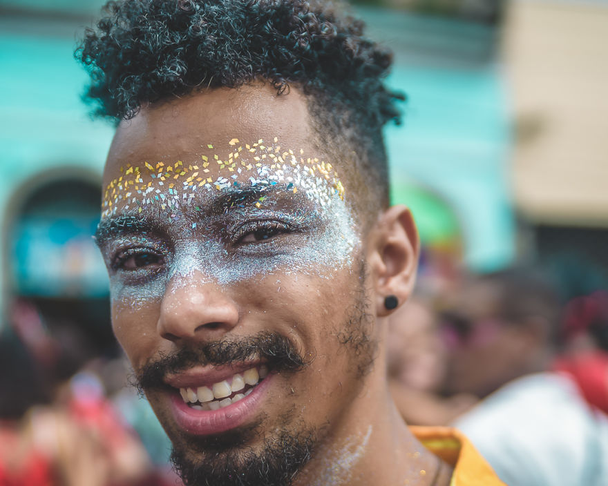 I-photograph-people-during-Carnaval-in-Rio-de-Janeiro-5f6760071134c__880.jpg