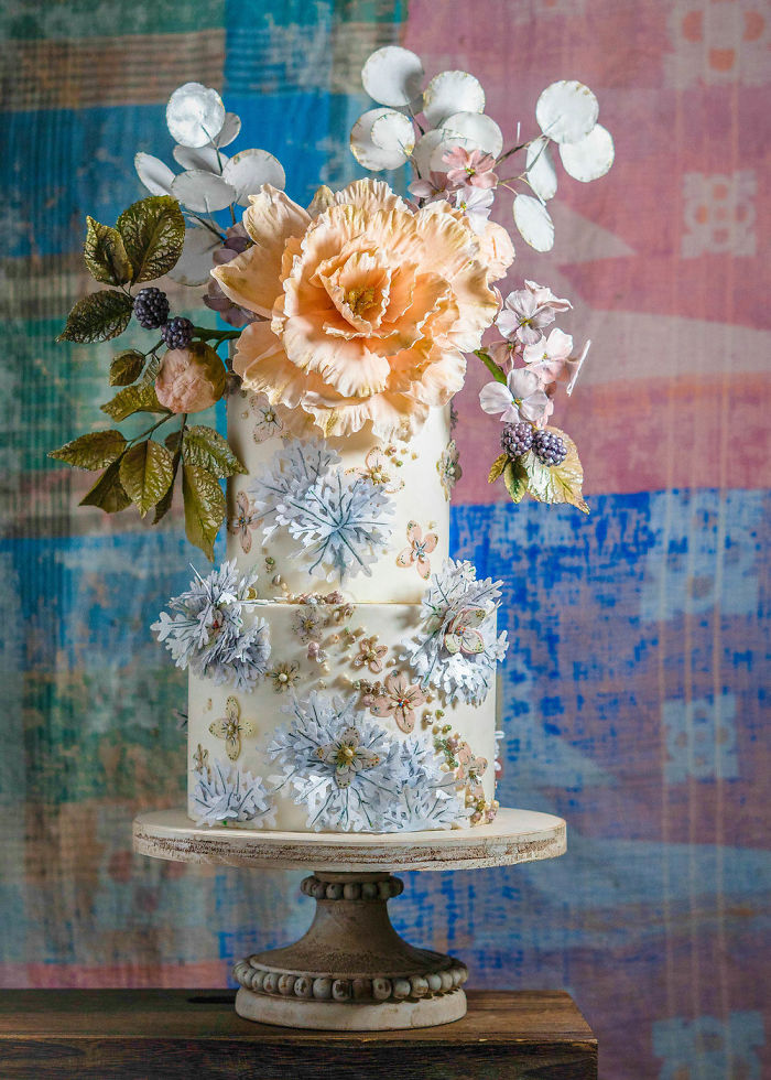 These-beautiful-artistic-cakes-will-make-the-guests-feel-sorry-to-eat-them-5f4ca61c1a049__700.jpg