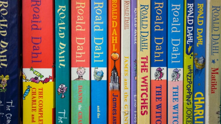 Από την αρχή γράφονται τα βιβλία του Roald Dahl για την αφαίρεση προσβλητικών εκφράσεων 