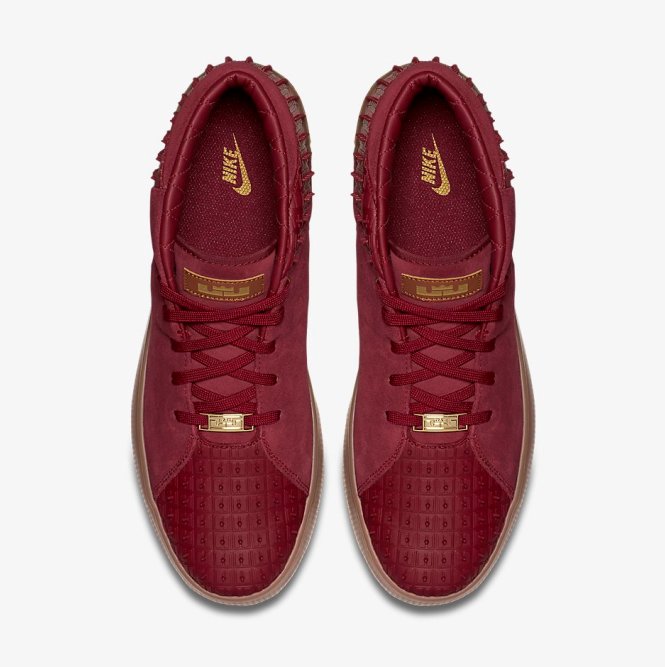 8-nike-LEBRON-XIII-lifestyle-806396-600-wine-red-4.jpg