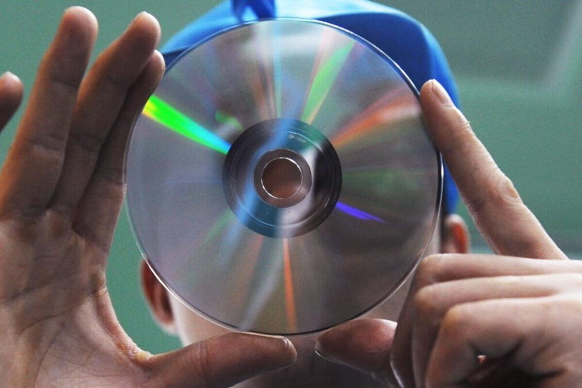 Οι πωλήσεις CD αυξάνονται και ξεπερνούν το βινύλιο