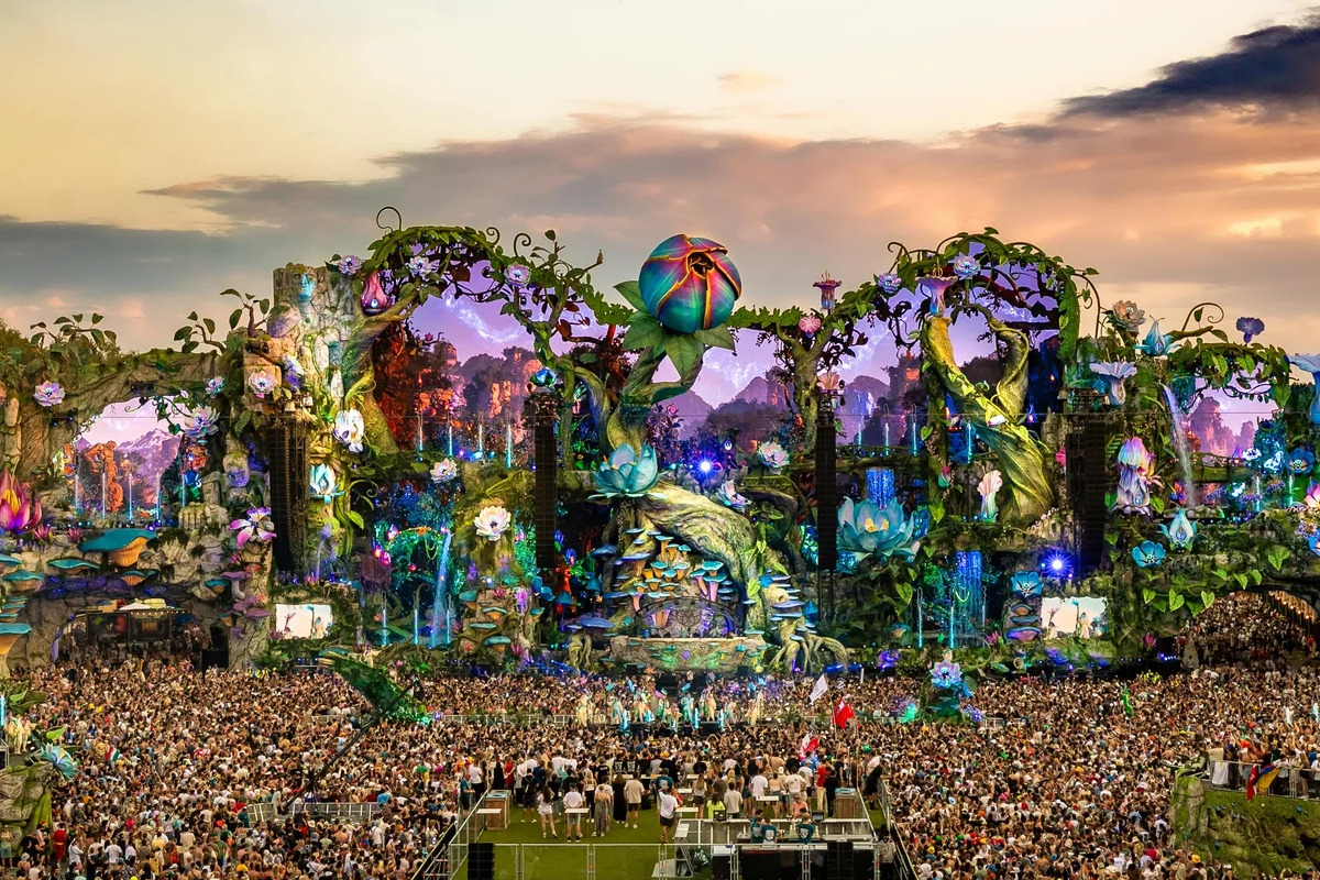 Tomorrowland: Ξέσπασε πυρκαγιά στην κεντρική σκηνή του φεστιβάλ