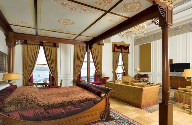 SetHeight800-Sultan-Suite-Master-Bedroom.jpg
