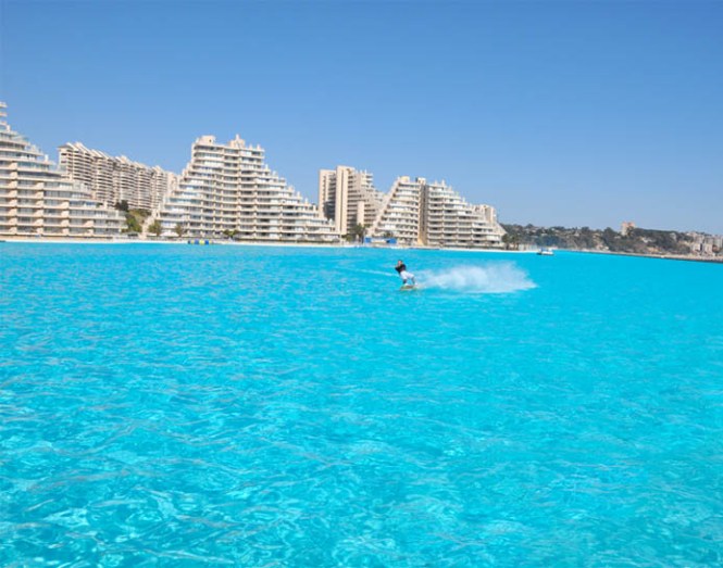 Worlds-Largest-Swimming-Pool-1.jpg