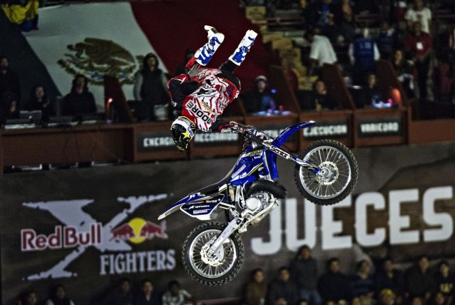 0-Red Bull X-Fighters 2015_Mexico_Moore.jpg