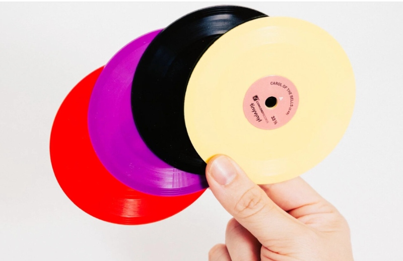 Tiny Vinyl: Δισκάκια που παίζουν ένα τραγούδι σε κάθε πλευρά σε οποιοδήποτε πικάπ